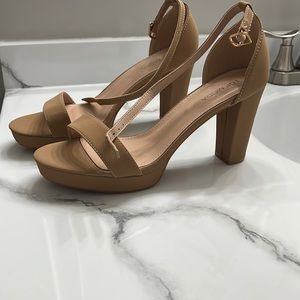 COPY - Nude Heels-size 10